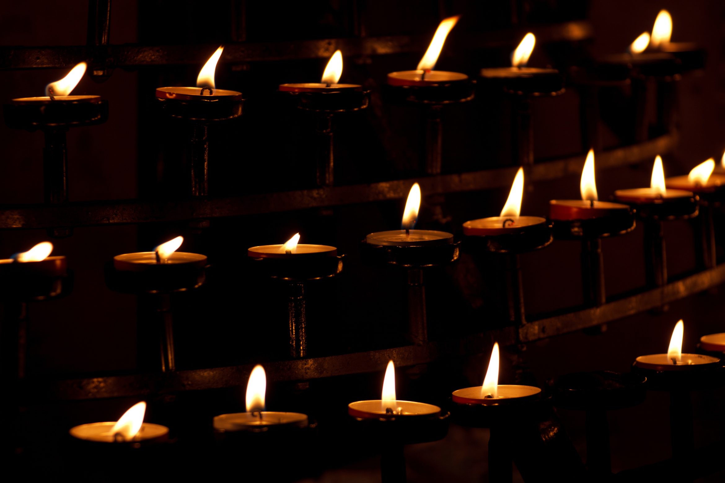 candles_in_church_199642